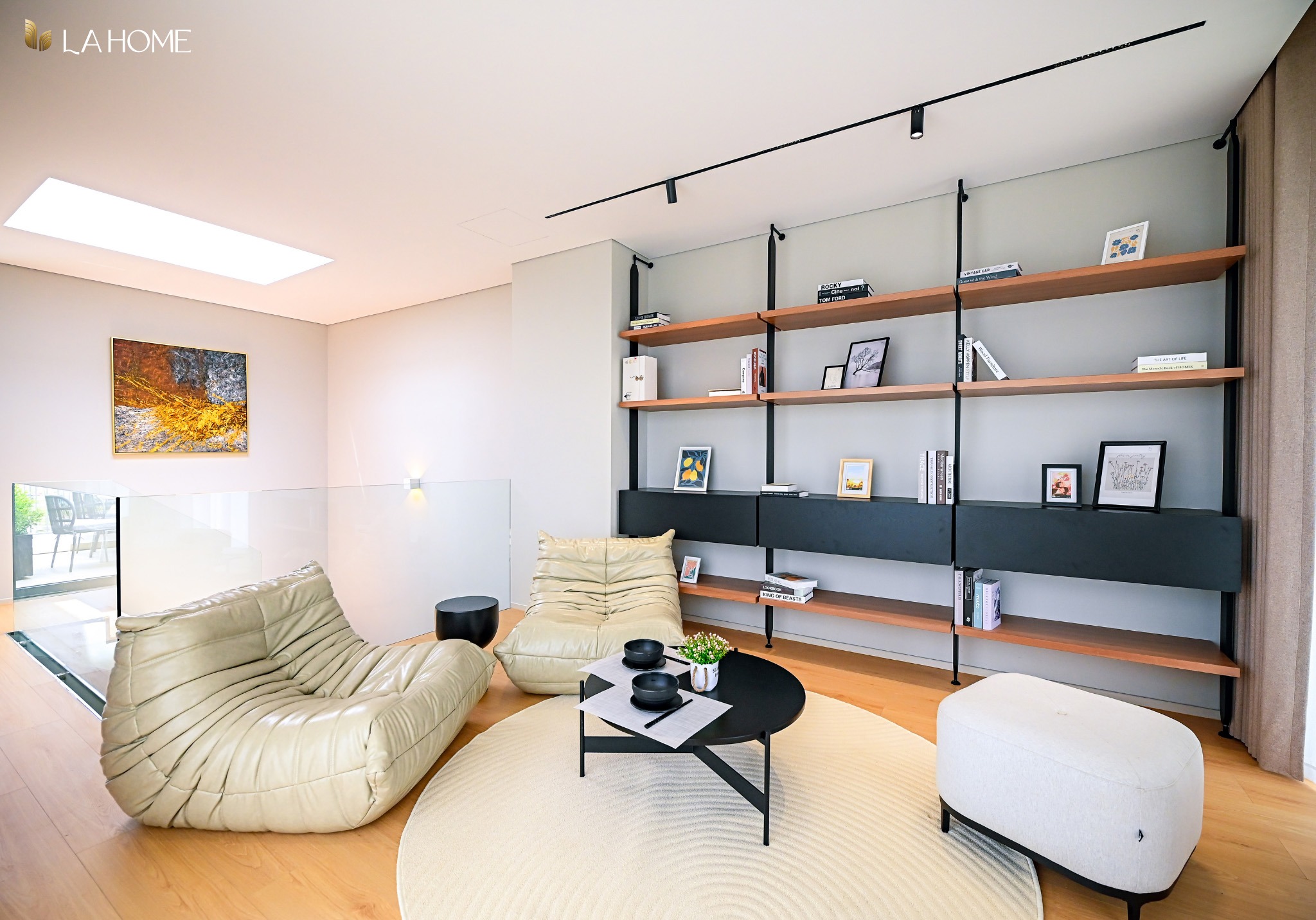 nhà mẫu biệt thự ven kênh Khu đô thị sinh thái LA Home Bến Lức Long An