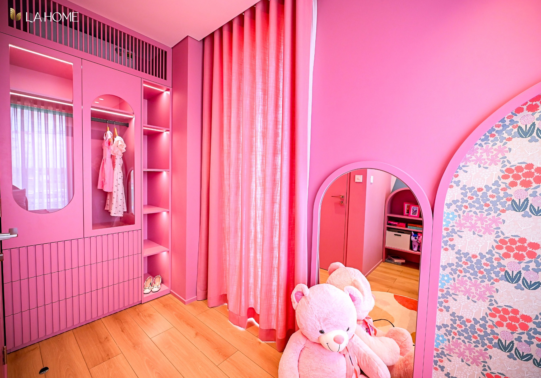 nhà mẫu biệt thự ven kênh Khu đô thị sinh thái LA Home Bến Lức Long An